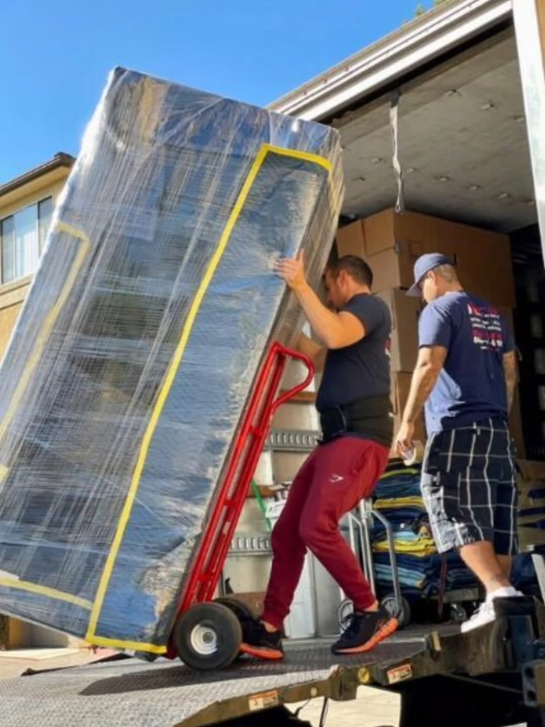 نصائح تغليف الأثاث قبل النقل لحماية العفش من الخدوش والكسر