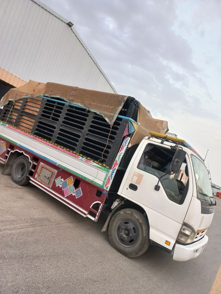 نقل عفش مع الفك والتركيب بالرياض بدقة وسرعة في الخدمة