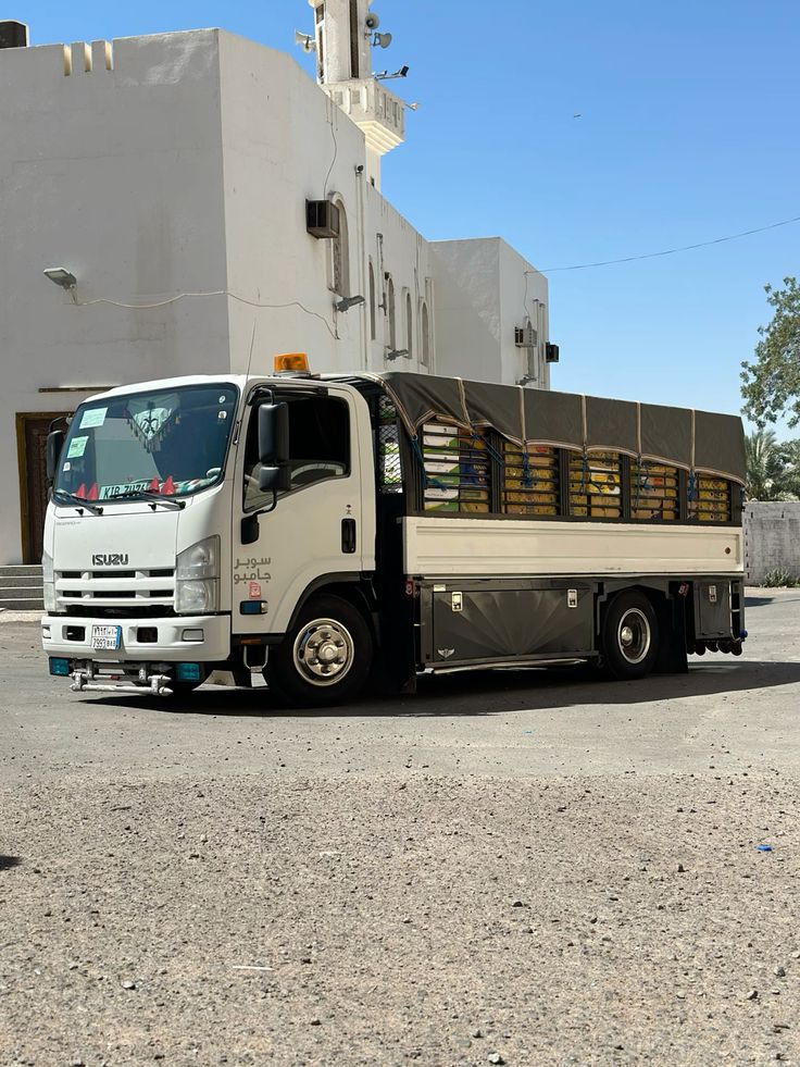 شركة نقل عفش بالرياض مع عمالة مدربة واحترافية في كل خطوة