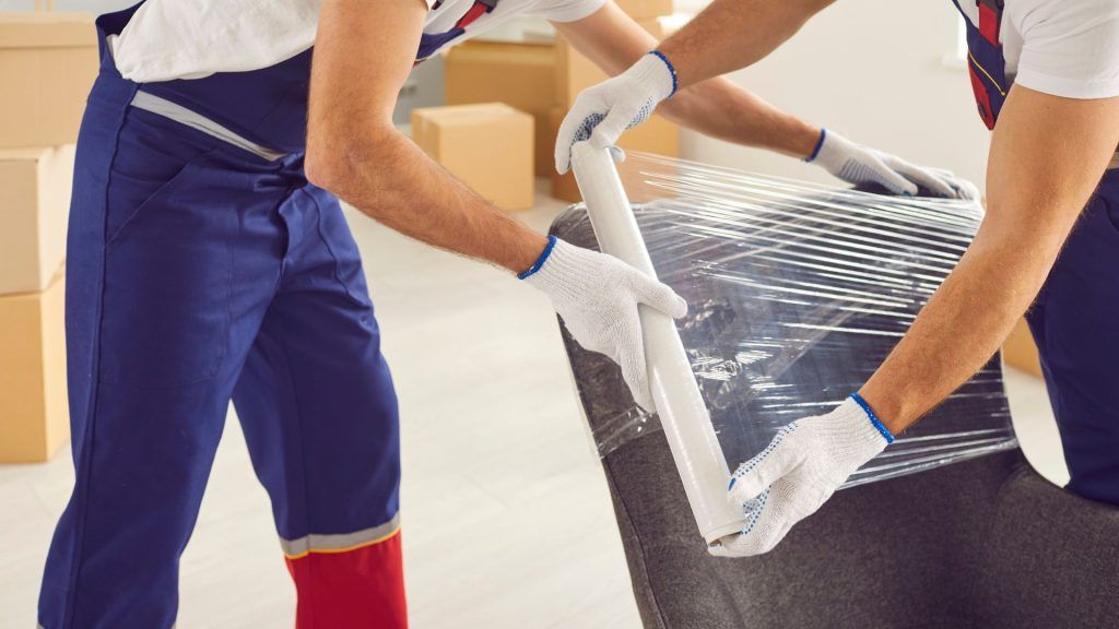 نقل أثاث بالرياض مع ضمان الحماية والتغليف الكامل الكامل