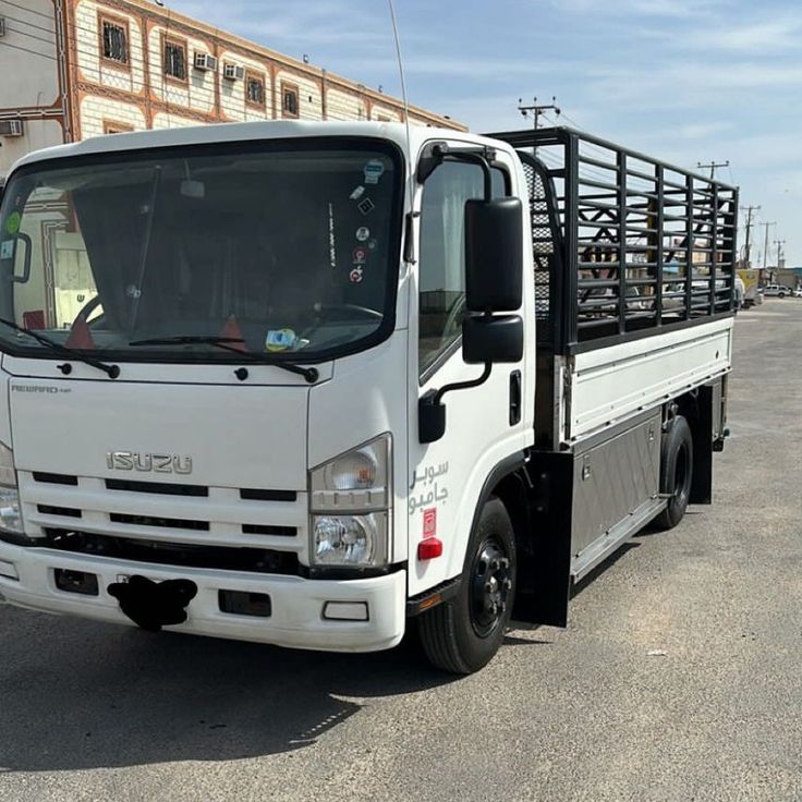 تغليف عفش بالرياض بخامات عالية لحماية الأثاث أثناء النقل